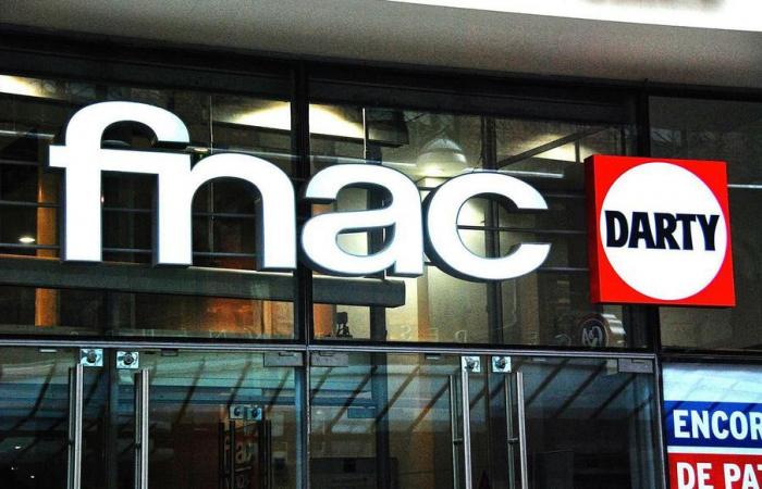 Before the final closure, Fnac on the Champs-Élysées is organizing a giant clearance sale