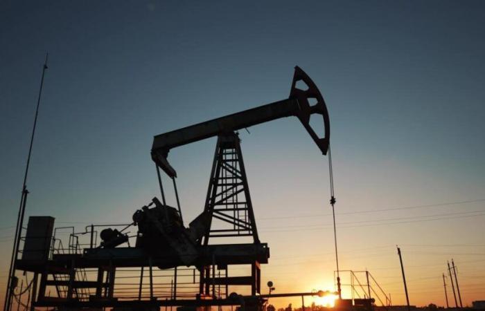 Oil prices rise, driven by hopes for demand