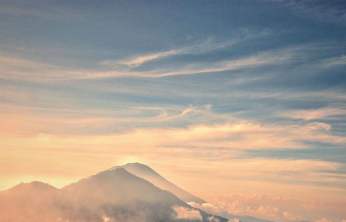 Intense Search Underway On Bali’s Mount Agung As Tourist Goes Missing