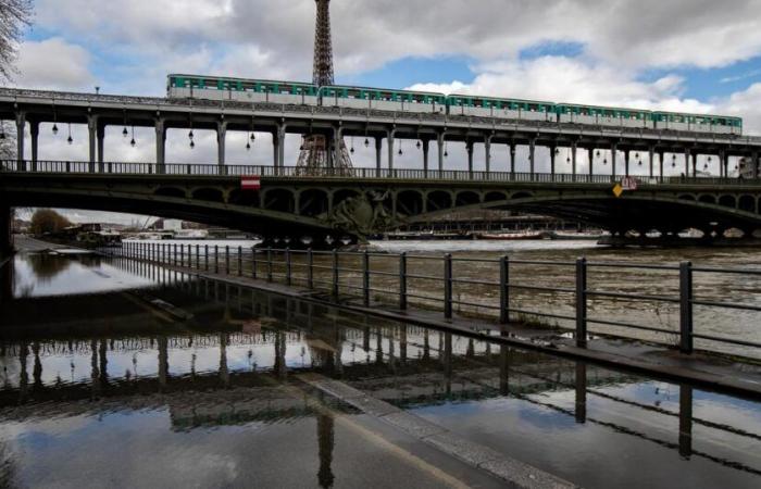 why the Paris metro takes on water as soon as it rains