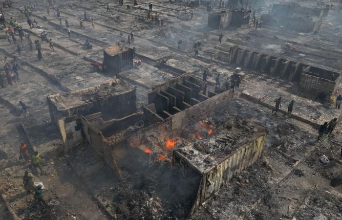 In Accra, a huge fire devastates Ghana’s main second-hand clothing market