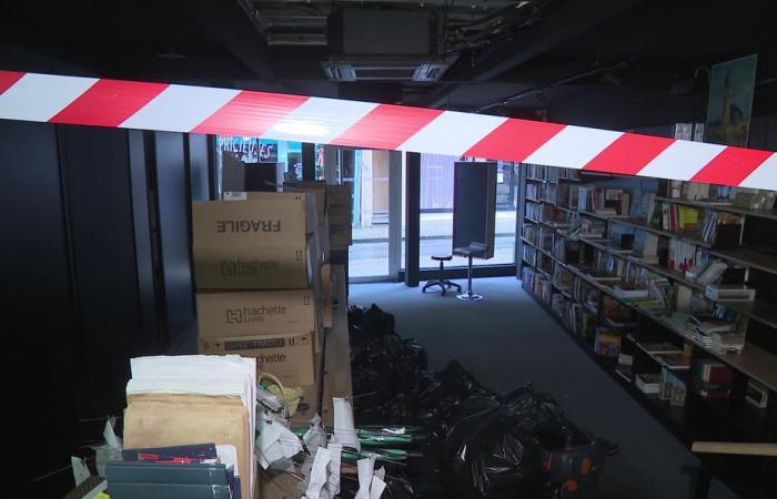 1700 books destroyed in the Page et Plume bookstore