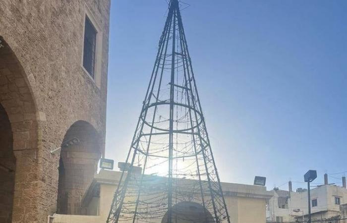 ISF arrest two men accused of burning Christmas tree in Tripoli