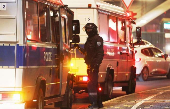 Explosion in front of a police building in Berlin… Two police officers injured