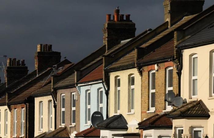 in England, tenants can be evicted without cause