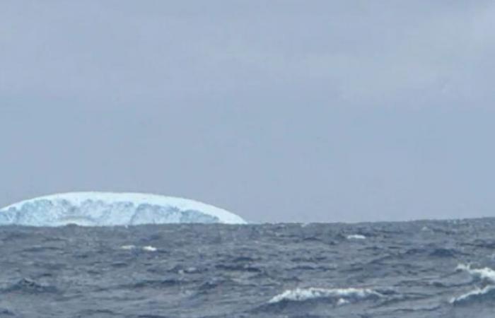 Ice in the sails: Vendée Globe sailors on their guard