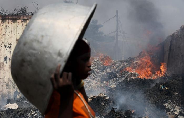 In Accra, a huge fire devastates Ghana’s main second-hand clothing market