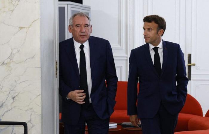 the first Council of Ministers of François Bayrou's team is being held this morning