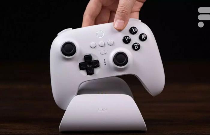 The 8BitDot Ultimate is the perfect controller for your retrogaming, Android, PC and Switch games, especially when it is at a very low price