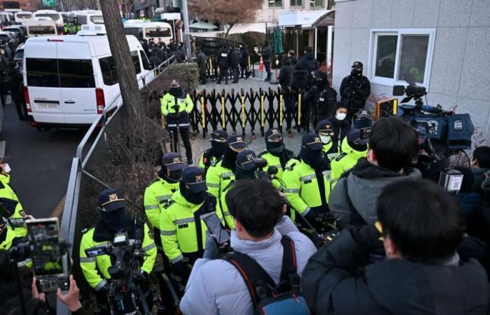 after a night of chaos, the arrest of ousted president Yoon Suk-yeol fails