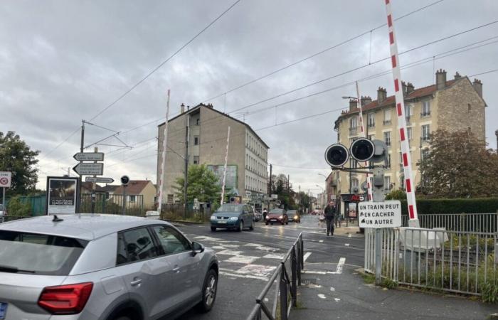 a man dies after being hit by a train at the most dangerous level crossing in France