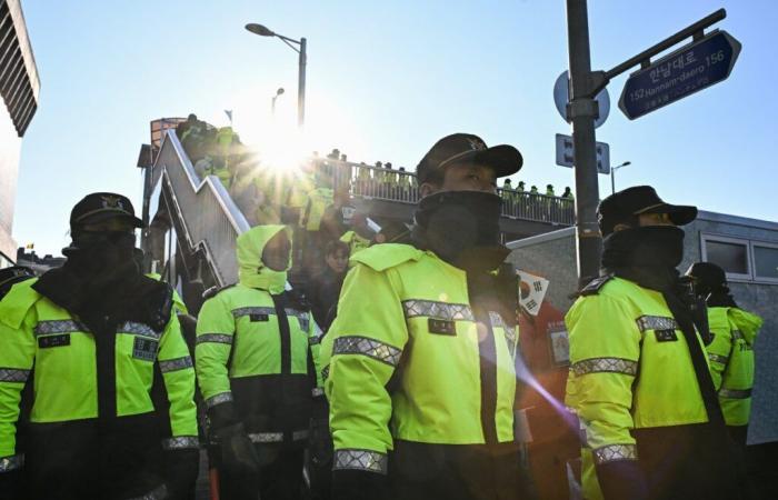 Drama and chaos in Seoul during failed attempt to arrest Yoon