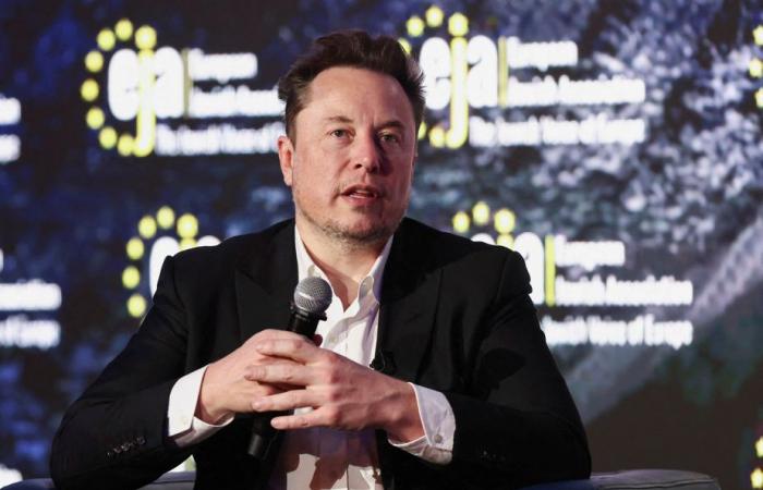 Musk projects his influence, always for the benefit of the hard right