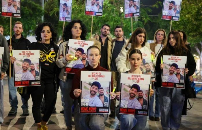 Mothers of hostages protest outside Netanyahu’s residence