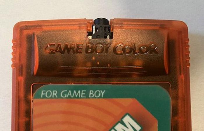 This Game Boy cartridge contains an antenna for good reason