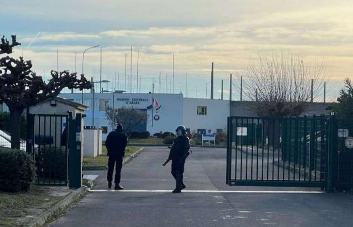 Hostage-taking at Arles prison: a doctor released