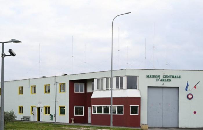 Bouches-du-Rhône. Hostage taking in progress at Arles prison, five people held by an inmate