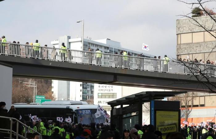 (Multimedia) S. Korea's Constitutional Court to hold hearings for Yoon's impeachment trial on Jan. 14, 16 – Xinhua