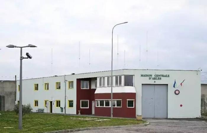 End of the hostage-taking at Arles prison: the inmate surrendered and was arrested, the captives safe and sound