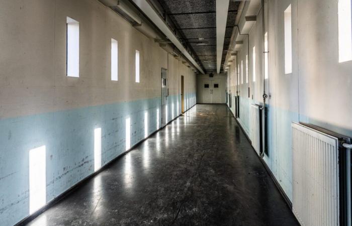 End of a hostage-taking at Arles prison, the inmate surrendered