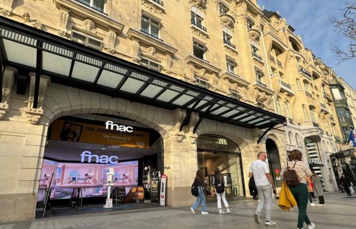 Fnac on the Champs-Élysées closes its doors: a big sale starts today, Friday, January 3rd, until January 12th!