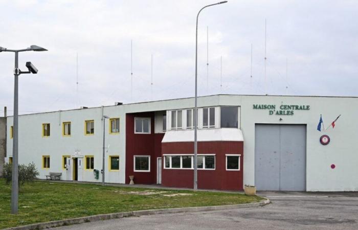 A hostage taking is underway at Arles prison, staff members detained