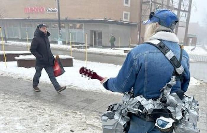 Montreal’s traveling Jimi Hendrix hopes to cheat death with his guitar for one more year and finally achieve his dream of recording his compositions in the studio in 2025