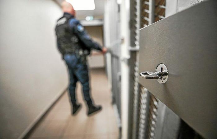 Hostage taking at Arles prison: five people held by an inmate armed with a homemade pick