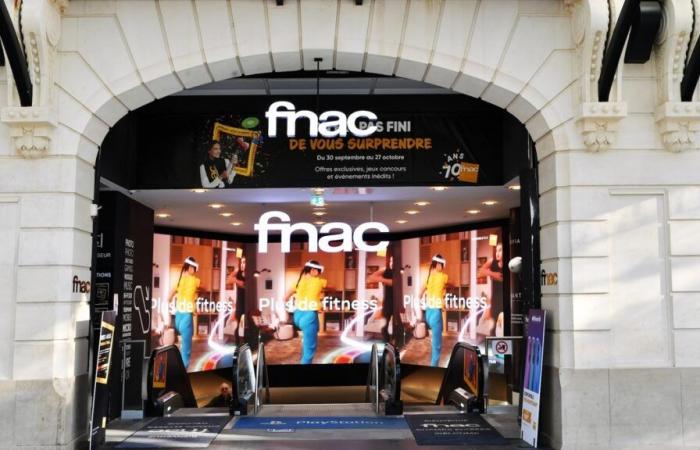 Fnac Champs-Élysées liquidates its stocks before its final closure