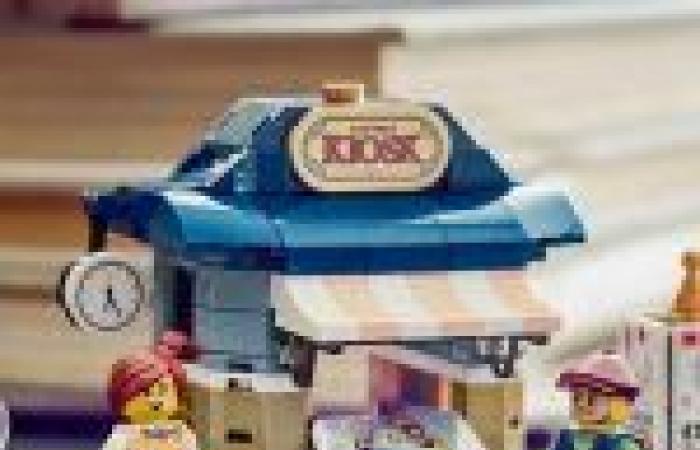 LEGO 40757 Corner Kiosk Hits High Prices After Sold Out