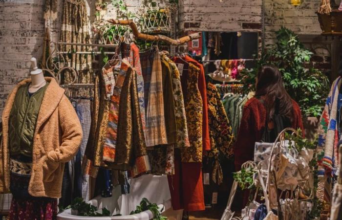 Second-hand clothes for €5 in this temporary pop-up in January