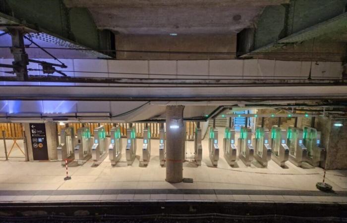 this central Paris station not served for hours