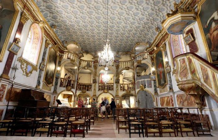 Tribunes in the shape of a Venetian theater, trompe-l'oeil ceiling, lectern: discover Lachapelle, a baroque jewel unique in France