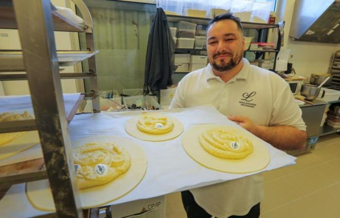 when children draw the beans for an exceptional galette des rois