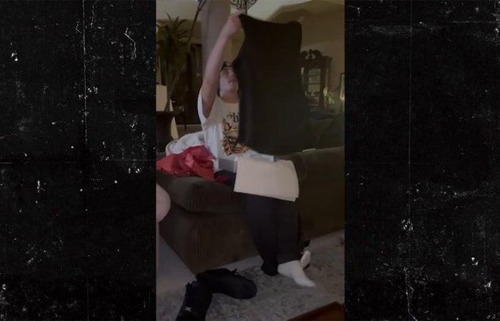 Britney Spears Shares Glimpse of Christmas Morning After Reunion With Son Jayden