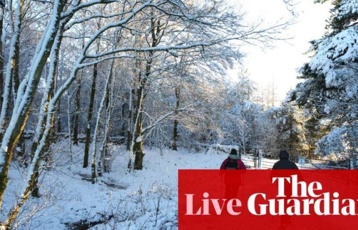 UK weather live: country braces for snow and freezing rain as temperatures fall | UK weather