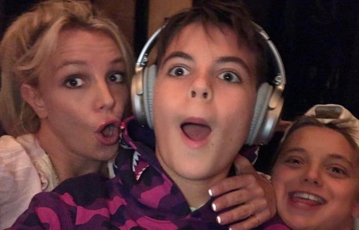 Britney Spears Shares Glimpse of Christmas Morning After Reunion With Son Jayden