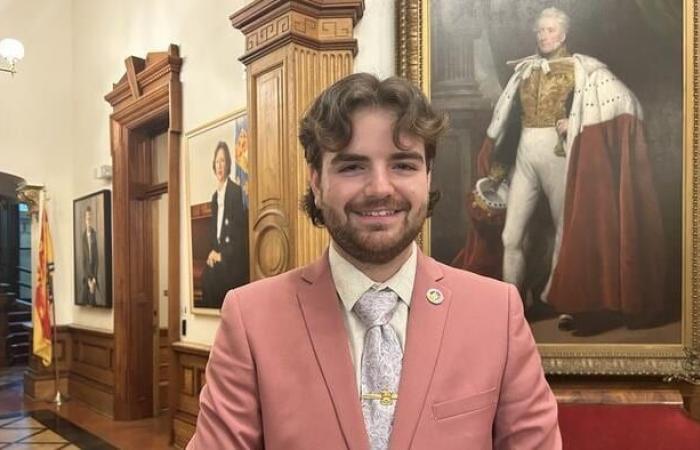 Young people cross swords at the 10th Youth Parliament in Acadia