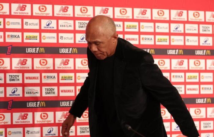 Kombouaré leaves the press conference without responding