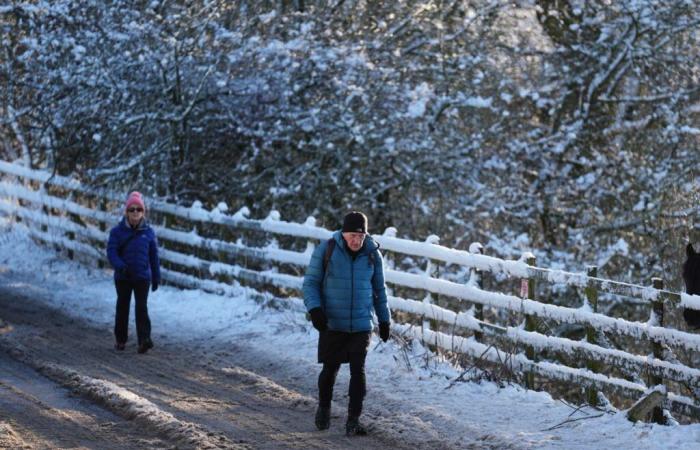 Weather – latest: Amber snow warnings for much of UK with up to 40cm forecast as temperatures fall to -7.4C