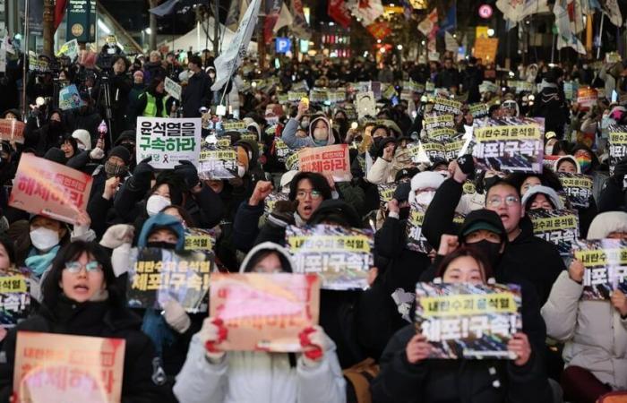 South Korea’s political crisis deepens after failed attempt to arrest ousted president