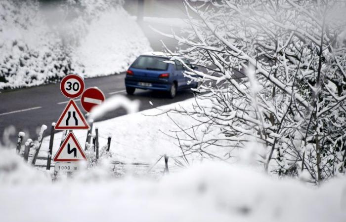 A disturbance bringing snow and ice crosses the north of France