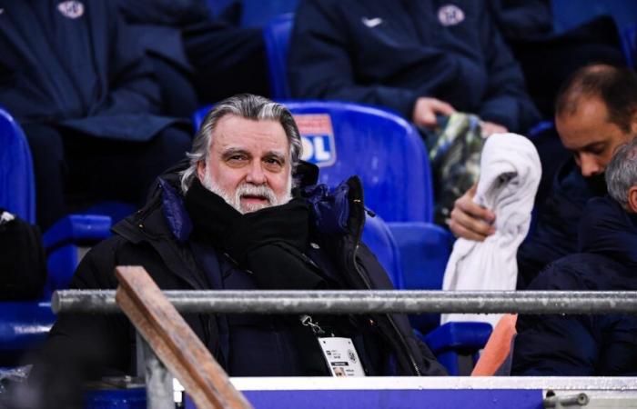 The terrible banner of Lyon supporters targeting Laurent Nicollin