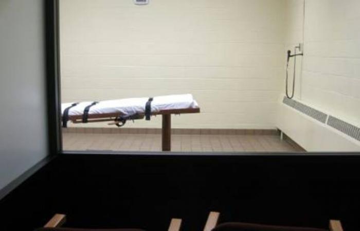 In the United States, a death row inmate asks to be executed sooner than expected