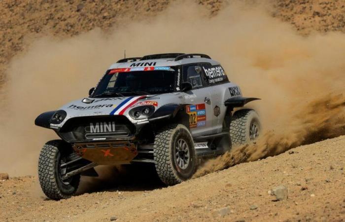 the Frenchman Chicherit wins the 1st stage in the car, Loeb 24th “without problem”