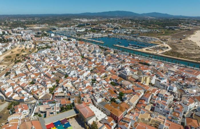 How much is the property tax in each region of Portugal?