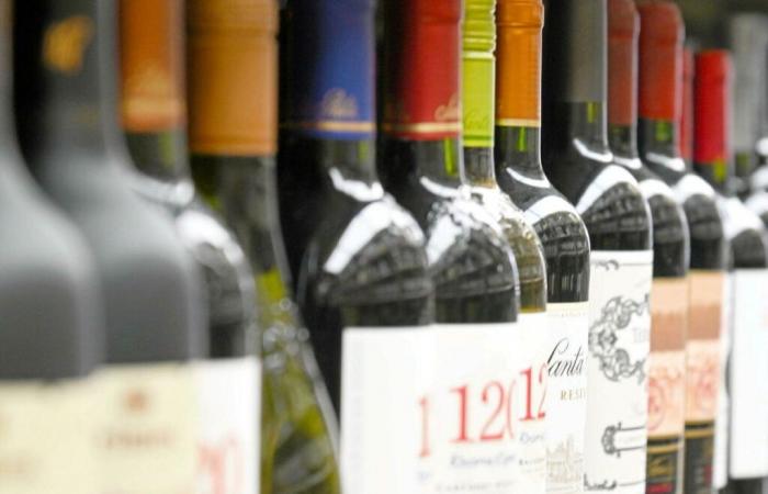 the chief medical officer of the United States wants to warn about the risks associated with alcohol consumption