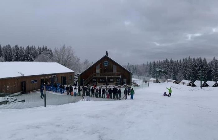 Several thousand people at the Baraque de Fraiture: the snow plan, well known to Resort regulars, has been reactivated