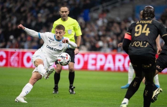 Marseille plays against Le Havre and consolidates its second place