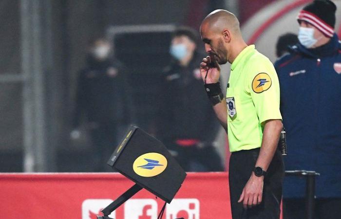 Lens-TFC: “not Lens compatible”, “on the fence”… Why the referee of the match is severely criticized by the Lensois